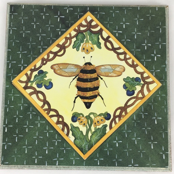 ButterFly DragonFly & Bee Plaque Set - Picture 3 of 8